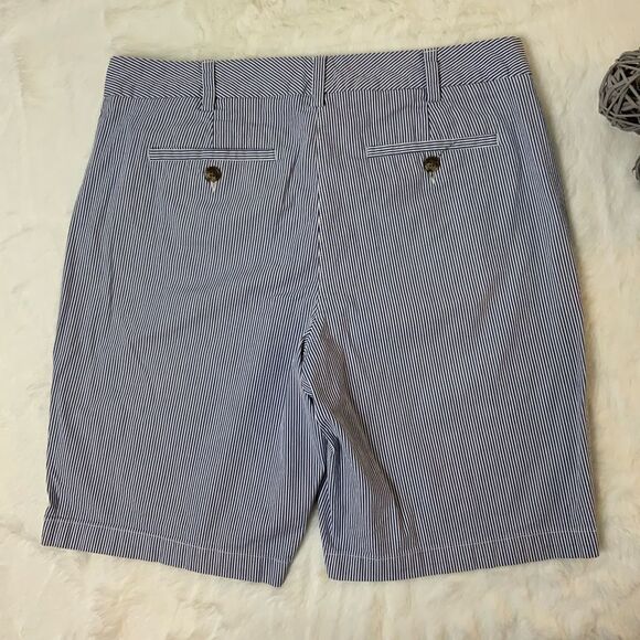 Women’s Lands End bermuda shorts - Picture 2 of 4
